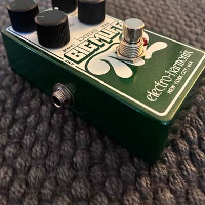 Electro-Harmonix Bass Big Muff Pi 2 Dual Op-Amp Fuzz 2026 - Present - Green / White image 2