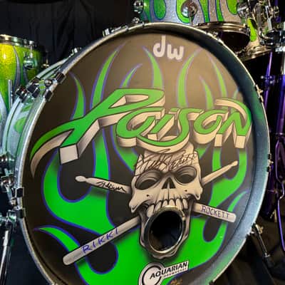 Rikki Rockett's Poison 2022 Stadium Tour DW 6-Piece Drum Set, Green/Silver Sparkle Flame. SIGNED! image 3