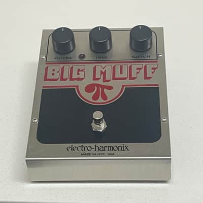 Electro-Harmonix Big Muff Pi 2000 - Present - Silver / Black / Red image 3