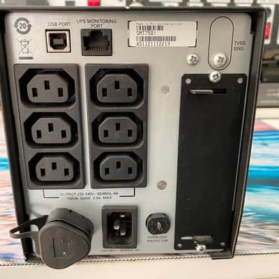 APC Smart-UPS 750 Stromversorgung image 2