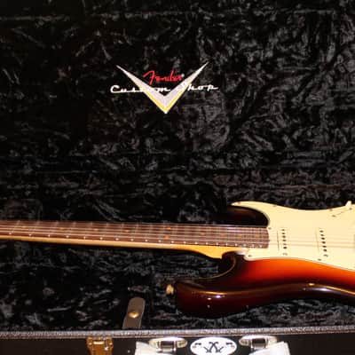Fender Custom Shop 1963 Stratocaster Relic 3-Tone Sunburst image 9