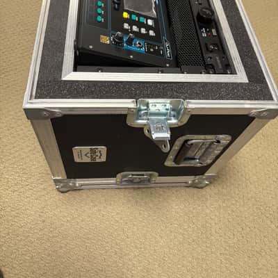 Allen & Heath QU-PAC Ultra-Compact Digital Mixer with Touchscreen 2018 - Present - Black image 2