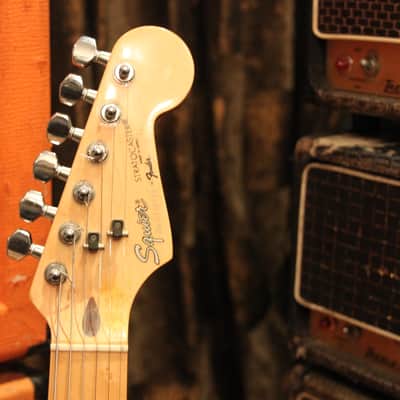 Vintage 1984 Fender Squier Japan Stratocaster Guitar w/ USA Kahler & EMG Pups image 3