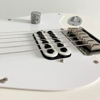 Squier Tom Delonge Stratocaster - Olympic White image 8