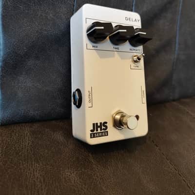 JHS 3 Series Delay 2020 - Present - White image 3