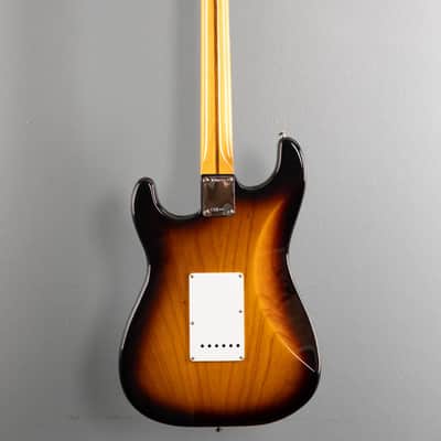 Fender 70th Anniversary American Vintage II 1954 Stratocaster - Two Color Sunburst image 4
