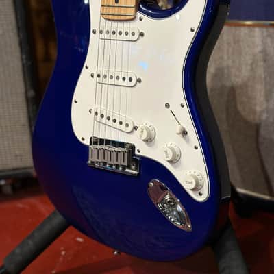 Fender American Standard Stratocaster with Maple Fretboard - 1993 - Midnight Blue image 3