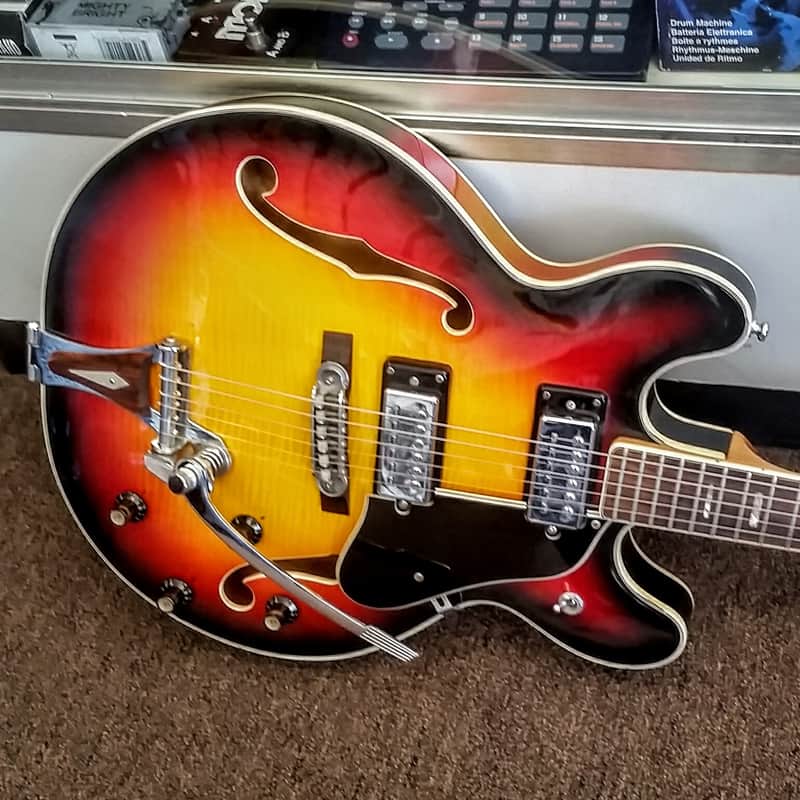 70's Univox Coily U1825 ES 335 size thinline hollowbody 3-Tone Sunburst image 1