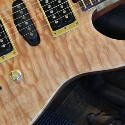 2001 Brian Moore C90-P Custom HSH Electric Guitar Piezo Quilt Natural + OHSC image 6