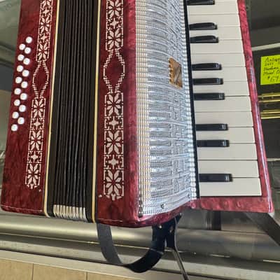 Rapolo 23 Key and 16 Bass Accordion.(1960s-80s.)(USSR)(For Children) image 4