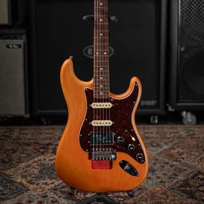 Fender Michael Landau Coma Stratocaster - Coma Red with Vintage-Style Navy Blue Hardshell Case - Demo image 4