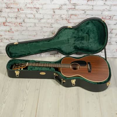 Mint Martin - Special USA Run - 000 Size 14-Fret Acoustic Guitar - Walnut Satin w/Case image 10