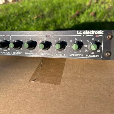 TC Electronic TC 1140 Parametric EQ - VGC image 2