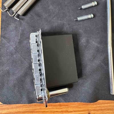 Wilkinson Locking Tremolo Bridge - WVS 130 CR image 3