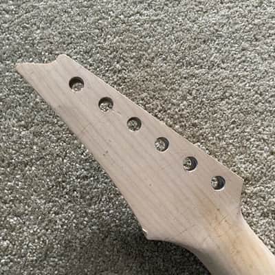 Black Maple Guitar Neck with Rosewood 24 Frets Fingerboard image 2