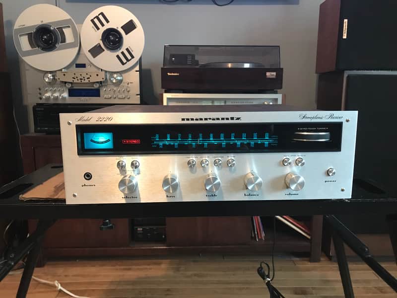 Marantz 2220 AM/FM Stereo Receiver 70’s - Silver image 1