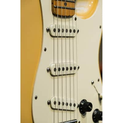 1983 Fender Standard Stratocaster (USA) with Maple Fretboard ivory white image 7