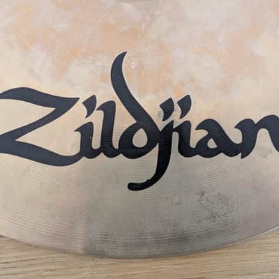 Great Condition Zildjian 16" A Custom Crash Cymbal - Brilliant Finish image 4