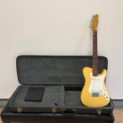 Fender Bullet Deluxe 1981 - Grafitti Yellow image 1