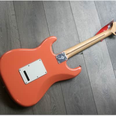 FENDER "Limited Edition Player Stratocaster, Maple Fingerboard, Pacific Peach" 3, 68 KG image 4