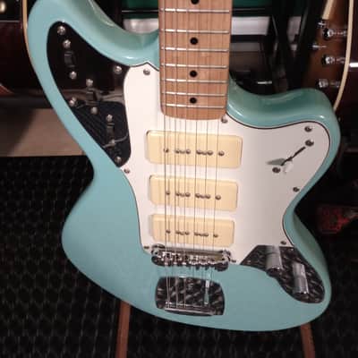 Jay Turser Surfmaster *PRO SETUP & SHIELDED*2000s - Powder Blue image 4