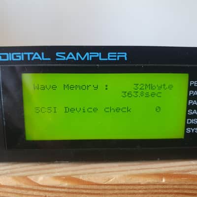 Roland S-760 Digital Sampler /w extras image 8