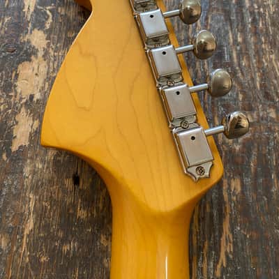 Fender 1969 Reissue Mustang Three Tone Sunburst MIJ Japan 2002 w/ Hardcase image 17