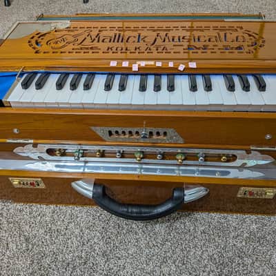Portable Harmonium with Scale Changer. BRAND NEW - 60 PERCENT OFF image 2