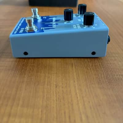 Trickfish Amplification Signal Filter Pedal -  Mint w/Box & Documentation image 3