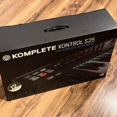 Native Instruments Komplete Kontrol S25 2010s - Black image 4