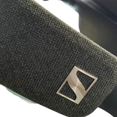 SENNHEISER Momentum 4 Wireless Headphones - Bluetooth Headset for Crystal-Clear Calls with Adaptive Noise Cancellation, 60h Battery Life, Customizable Sound and Lightweight Folding Design, Black image 6