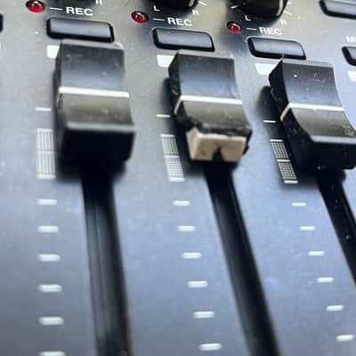 TASCAM DP-03SD 8-track Digital Portastudio Recorder 2017 - Present - Black image 9