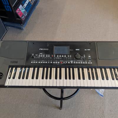 Korg PA300 61-Key Professional Arranger