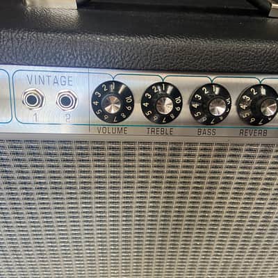 Fender '65 Deluxe Reverb Reissue 22-Watt 1x12" Guitar Combo 1994 - Present - Black image 13