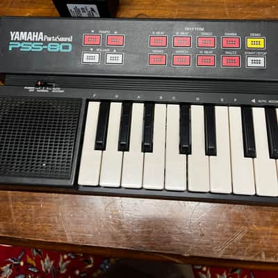Yamaha PSS-80 Portasound Mini Keyboard Synth 1980s image 4