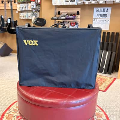 USED VOX AC30C2 2-Channel 30 Watt 2x12 Guitar Combo Amp w/Cover image 4