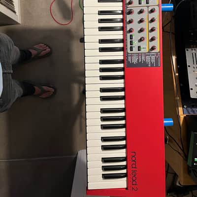 Nord Lead 2 49-Key 12-Voice Polyphonic Synthesizer 1997 - 2003 - Red