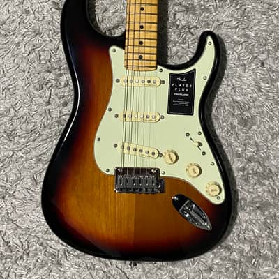 Fender Player Plus Stratocaster with Maple Fretboard 2021 - Present - 3-Color Sunburst image 1