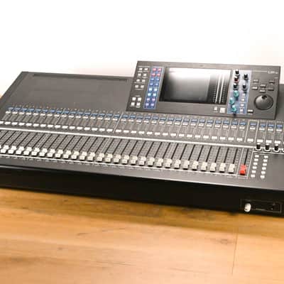 Yamaha LS9-32 32-Input Digital Mixing Console CG01Y2B image 1