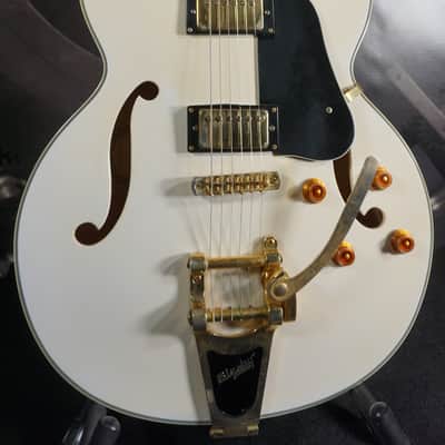 1997 Washburn J-9 Hollowbody w/ Bigsby – White – OHSC image 5