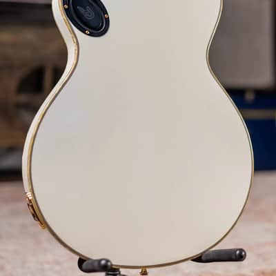 Duesenberg Fantom A Electric Guitar - Aged White with Hardshell Case - Demo image 10