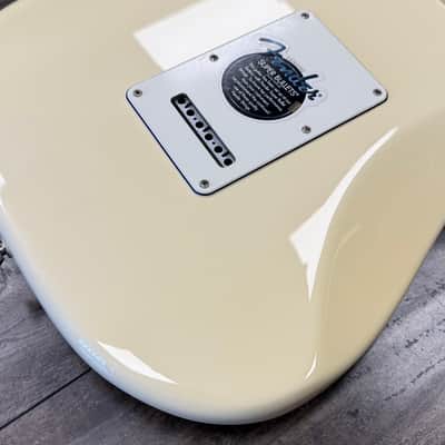 Fender American Standard Stratocaster with Maple Fretboard 2007 - Olympic White image 11