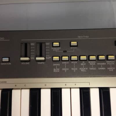 Yamaha PS-55 49-Key Digital Keyboard White image 3