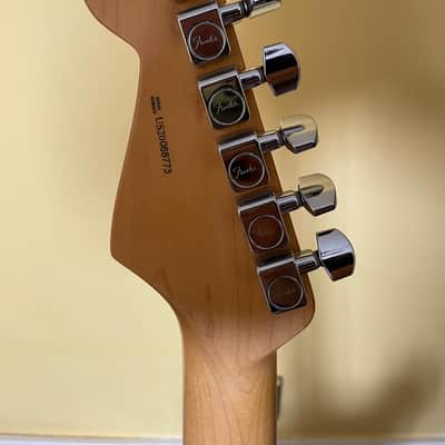 Fender American Professional II Stratocaster HSS with Maple Fretboard 2020 - Present 3-Color Sunburst image 9