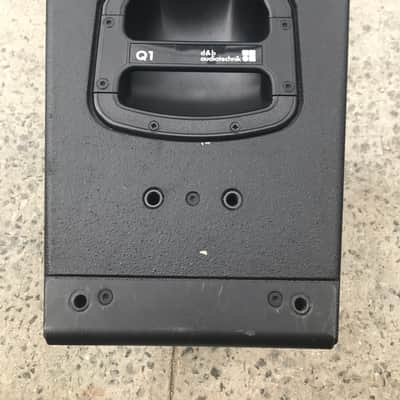 d&b Audiotechnik Q1 (2 Way Line array Loudspeaker) * ONE * image 4