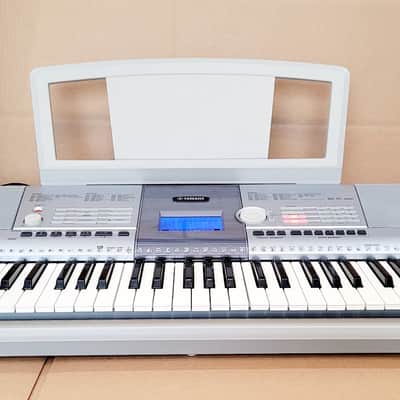 Yamaha PSR 293 61 Key Electronic Keyboard Portable Piano MIDI Touch Sensitive 6 track Sequencer image 4