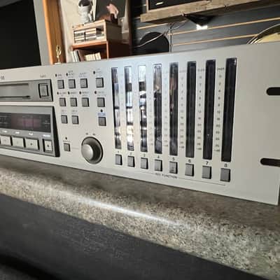 アンプ TASCAM DA-20 Tascam DA-20 mk-II professional dat machine. Fully Operational