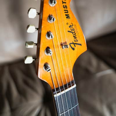 Fender Mustang Sunburst 1971 Pre-Owned image 4