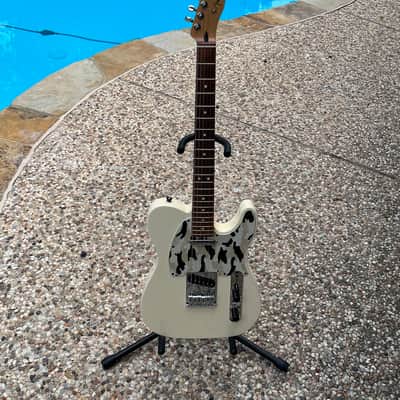 Fender TELECASTER 2020’s - Yellow / Combat image 2