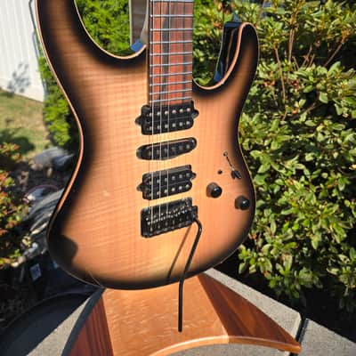 Suhr Pro Modern 2020 - Black burst image 2